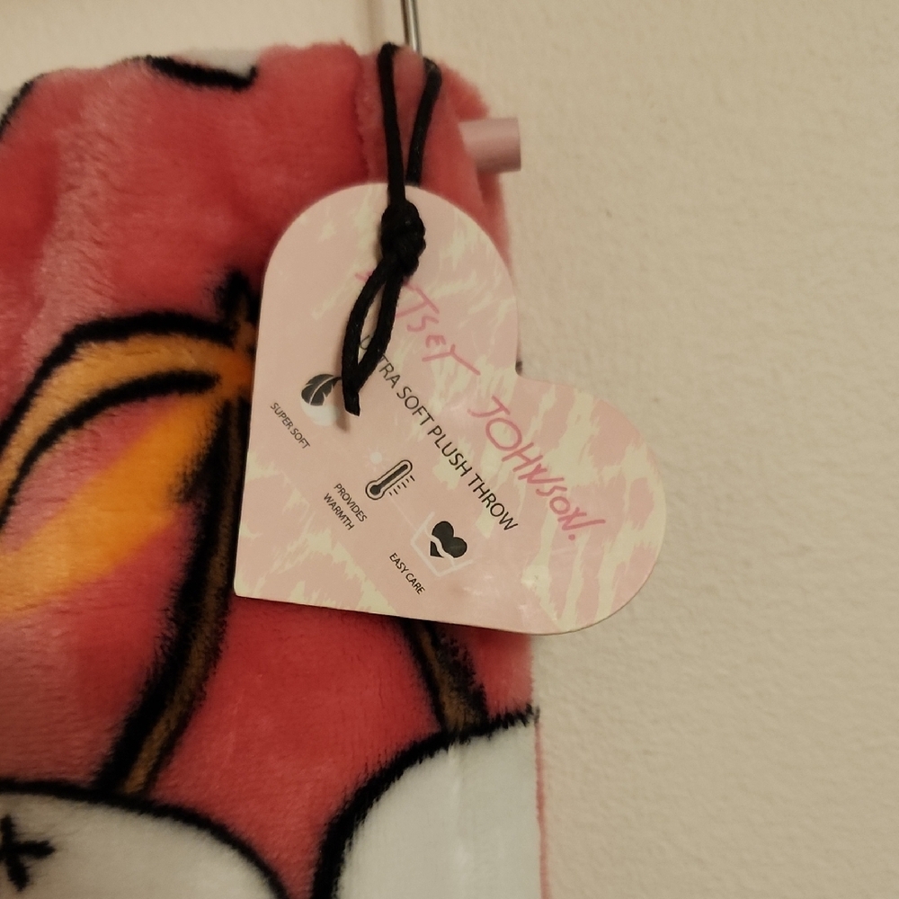 Betsey Johnson Pink Plush Blanket with Skulls and Bows NWT - Picture 3 of 7